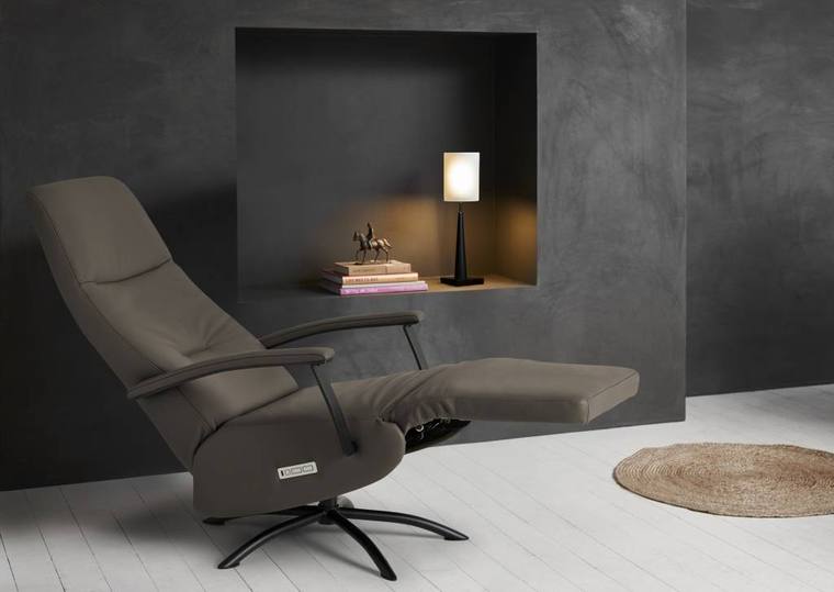 Speed recliner with motor